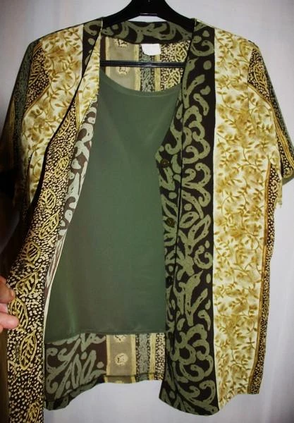 #Green top size 42/44 but rather size 44/46 – photo 2